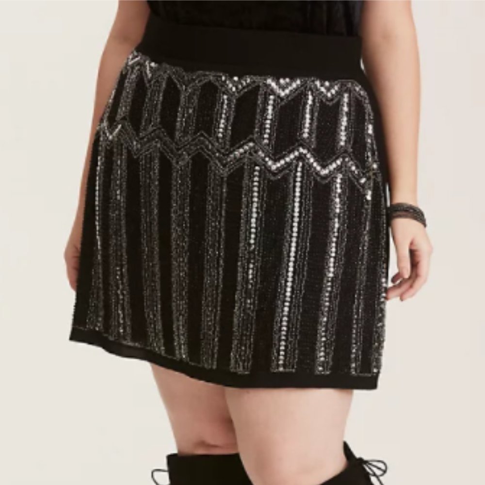 TORRID size 2 Beaded Sequin Front MIni Skirt